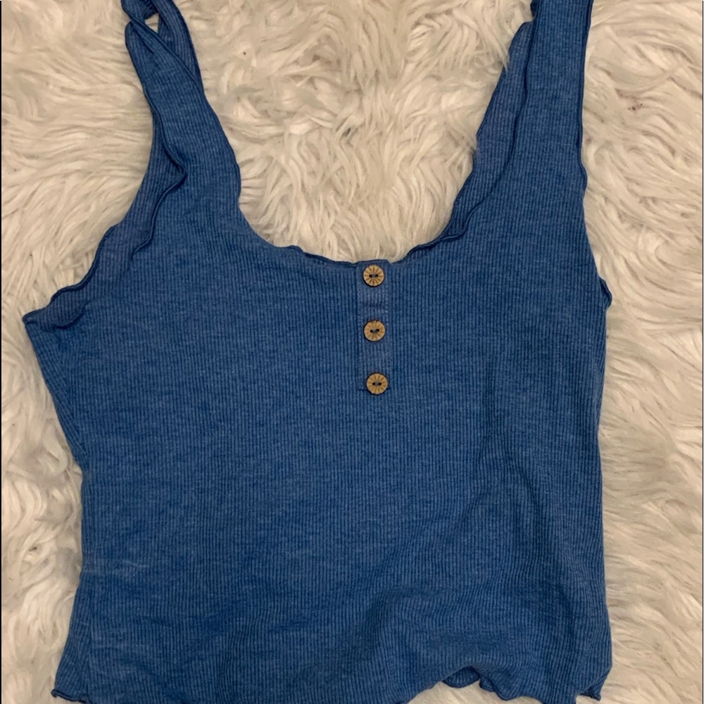 blue tank top